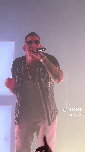 Das Krokodil schnappen auf der Gzuz Freigängertour 2024