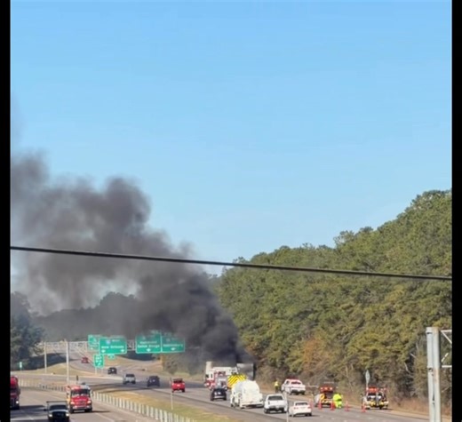 🔥We just finished up at the scene of a fire involving an 18-wheeler on I-10 westbound before the interchange. The truck driver did an excellent job detaching from the trailer and reporting the incident. No injuries have been reported. #SlidellFire | St. Tammany Fire Protection District #1