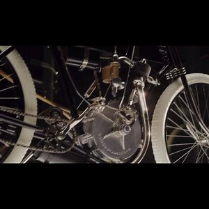 Serial 1 Cycle Company! Harley-Davidson will release it’s first ever electric bicycle in Spring 2021, inspired by the earliest models, and hoping to repeat their success of 116 years ago. While the very first H-Ds don’t exist (the actual Serial #1 is thought to be destroyed, but a very early mashup sits in the H-D Museum), the vibe is definitely there in this electric bicycle, which is probably faster than its namesake! Moving into electrics with a lightweight was always a better idea than a $30