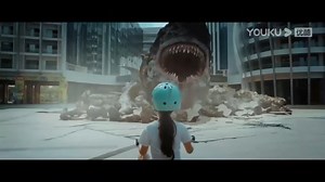 【FULL】Mutant giant shark lands in the city and swallows people crazily! 😱变异巨鲨能在陆地行走！降落在城市中心疯狂食人！ #LandShark #陆行鲨 📺Watch it on YOUKU APP 👉https://qr.youku.com/pr?c=xaYZpfrZB0kv 💜Shop officially licensed merch of your favorite YOUKU programs 👉https://bit.ly/KOITAKEfb #youkumovie #优酷电影 | Youku Movie