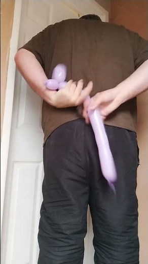 Balloon Modelling Behind Back