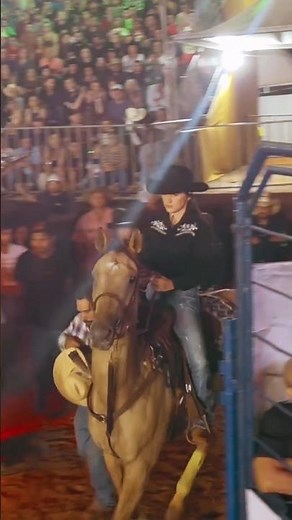 FLYING! 🐎💨 Ana Julia Oliveira Brings the Heat 🔥