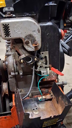 How to replace your old fuel Hose on your snowblower #smallenginerepair #snowblower #carburetor #fbviralpost2025 #OnSiteService #tecumseh #fuelline #FuelHose #fypシ゚viralシ #viralchallenge #followersreelsfypシ゚ #viralシfypシ゚viralシ #fblifestylechallenge #fblifestyle | Affordable Small Engine Repair LLC