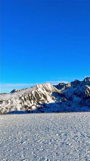 le monde est grand …⛰️✨#montagne #nature #paysage #voyage #shorts