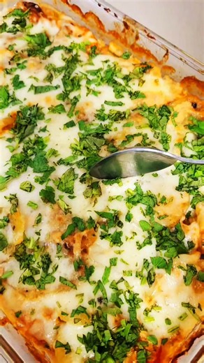 Why is nobody talking about this potato bake? #easyrecipe #comfortfood #cooking