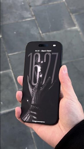 Spider Depth Effect Wallpaper for iPhone. #iphoneair #iphone17 #iphonewallpaper #ios26 #lockscreen