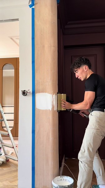 Vraiment relou ce coin de mur à chaque fois… J’ai utilisé du contre plaque cintrable pour créer un arrondi ⚫️ #renovation #diy #transformation