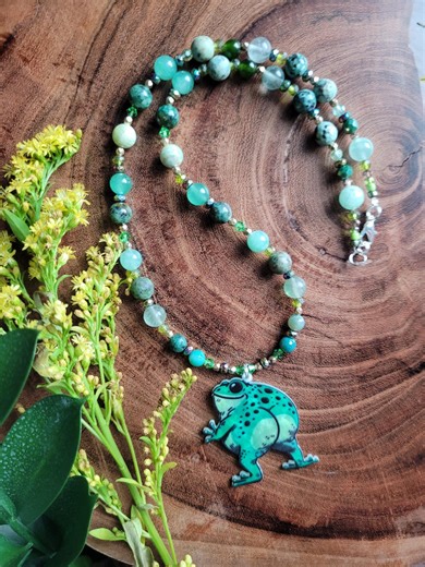 Frog Necklace, Green and Gold Beaded Gemstone Frog Jewelry, Funky Frog Pendant Neckalce Gift, Frog Lover Necklace, Frog Accessories - Etsy