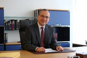 13K views · 421 reactions | Let us recognise the glory of God in His works, thank Him for His gifts, and proclaim His glory! These are the three tasks for New Apostolic Christians in the coming year. Chief Apostle Jean-Luc Schneider’s New Year’s message. | New Apostolic Church | Facebook