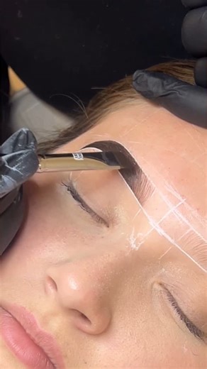 JULIE ALTAMIRANO on Instagram: "My beautiful demo model for my in person training 👩‍🏫 Custom shape and custom color for ALL my clients and i showed my student exactly how i do it ✔️ Are you ready to learn a new skill or want to improve your technique? Sign up for an intensive 2 day training and learn how to SLAY brows! 🫶🏽 If youre interested in learning my technique but distance is an issue, the online course is perfect for you 📲 For more info comment “class” and well see which one is best 