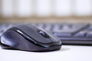 Cara Pasang Mouse di Laptop Menggunakan Bluetooth dan Port USB - Lifestyle Katadata.co.id