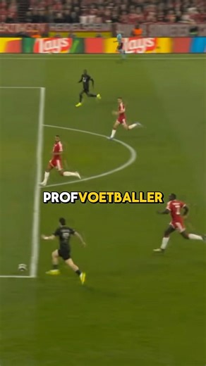 Hoe kan je na 2 minuten niet meer rennen?🤣 #insidethebox #psg #bayern