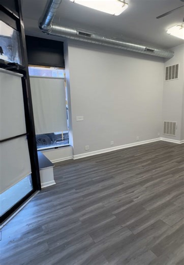 Commercial Space for Rent in Chicago for $1350/month