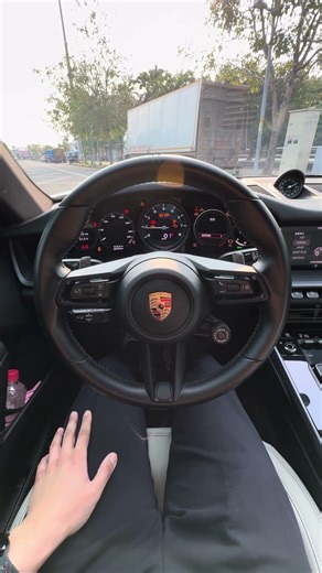 Porsche 911 Carrera S (992.1) Start Up & Revs