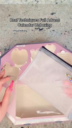 5K views · 92 reactions | Great buy!! 朗 It’s inmybio!  #realtechniques #adventcalendar # #unboxing #beautyfinds #asmr #beautyadventcalendar #holidayfinds | Julie Kay | Facebook