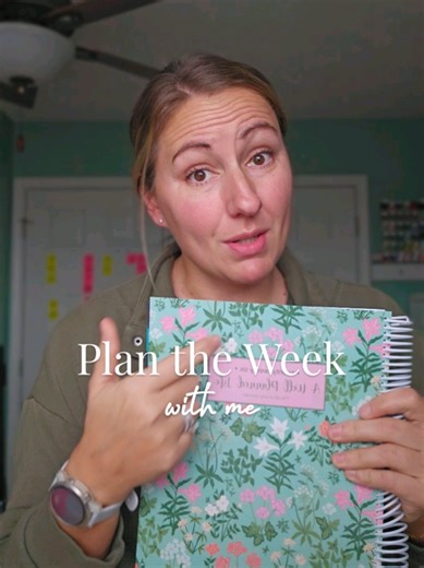 Come plan the week with me using my Well Planned Life Planner. #wellplannedmama #plannerforbusymoms #organizeyourlife