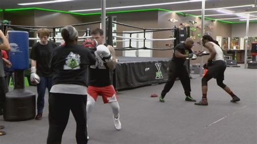 Newburgh firefighter competing in Indiana boxing competition