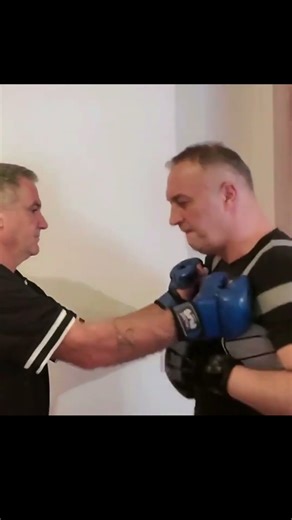 #WingChun #ArtiMarziali #TecnicheDiCombattimento #DifesaPersonale #KungFu #AllenamentoMarziale