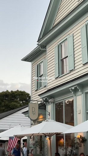 my favorite restaurant in charleston!!! @posthouseinn 🤍 #charleston #charlestonsc #contentcreators #charlestonliving #charlestonfood #charlestonstyle #thingstodoincharleston #explorecharleston #charlestoncharm #charlestonsouthcarolina #posthouse #posthouseinn #charlestoneats
