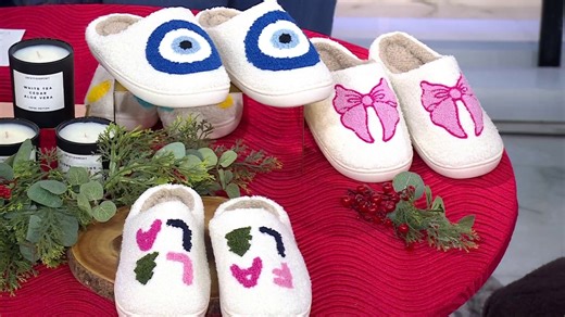 Holiday Gifts up to 85% Off: Digital Picture Frames, Sherpas, More