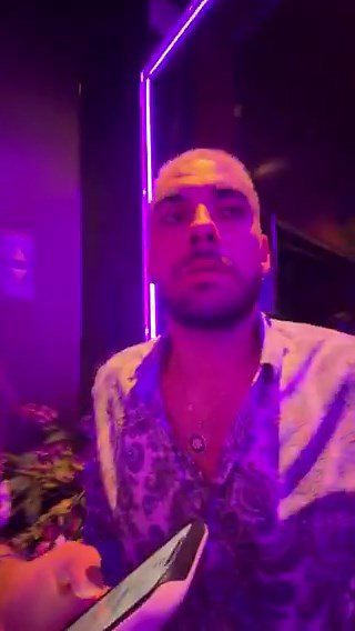 .@Zaccornelius_ texted Annika to pay her back