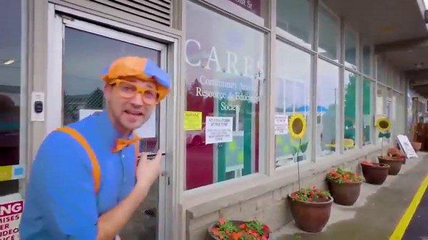 Blippi Learns How To WASH Dogs! | Blippi and Meekah Best Friend Adventures | Educational Videos