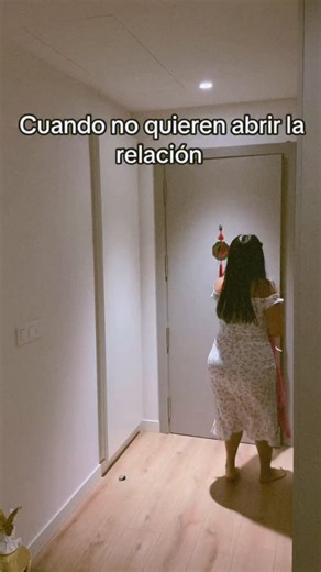 Salma ❤️‍🔥❤️ on Instagram‎: "⁨ ‎⁨ ⁨شوف السطوري 🫦 💗 . ‏‎🌸✨ استمتعوا بجمال الأنثى المغربية الفريد! ✨🌸 ‏‎تتميز المرأة المغربية بجاذبية استثنائية، فهي تتألق بعيون واسعة وبشرة متألقة وشعر كثيف. 🇲🇦💖 ‏‎استكشفوا الأزياء التقليدية مثل القفطان والجلباب، وتعرفوا على سر جمالهن من خلال استخدام مستحضرات تجميل طبيعية كزيت الأرجان. 🍃 ‏‎تجسد المرأة المغربية تنوع الثقافات والثقة بالنفس، مما يبرز أناقتها في كل مناسبة. 🌟 ‏‎تابعوني لتكتشفوا المزيد عن هذا الجمال الفريد! 💃✨ #جمال_المغرب #أناقة #ثقافة #reels