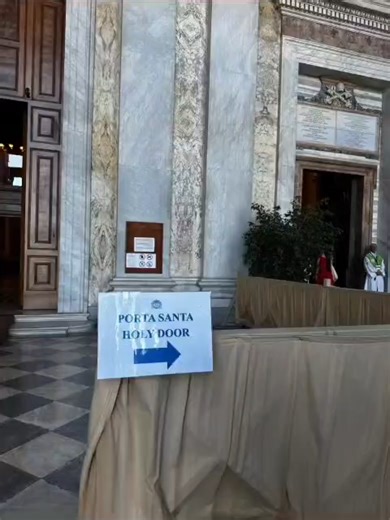 ✨ 𝐉𝐮𝐛𝐢𝐥𝐞𝐞 𝟐𝟎𝟐𝟓 | 𝐇𝐨𝐥𝐲 𝐃𝐨𝐨𝐫 𝐒𝐞𝐫𝐢𝐞𝐬 – 𝐏𝐚𝐫𝐭 𝟐 ✨ 📍 Basilica di San Giovanni in Laterano (St. John Lateran) ✨ Walking through history… stepping into grace. At St. John Lateran, the Mother of all Churches, I felt the weight of centuries… and the whisper of eternity. The second Holy Door brought us to St. John Lateran— 𝐭𝐡𝐞 𝐌𝐨𝐭𝐡𝐞𝐫 𝐚𝐧𝐝 𝐇𝐞𝐚𝐝 𝐨𝐟 𝐚𝐥𝐥 𝐜𝐡𝐮𝐫𝐜𝐡𝐞𝐬 𝐢𝐧 𝐑𝐨𝐦𝐞 𝐚𝐧𝐝 𝐢𝐧 𝐭𝐡𝐞 𝐰𝐨𝐫𝐥𝐝. This Basilica is not just a structure— it’s a