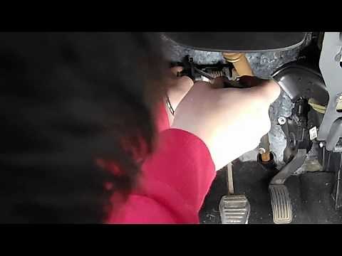 Easy 08-11 Ford Focus Clutch Pedal Return Spring Install (Clutch Pedal Stuck Down)