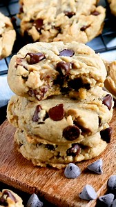 🍪PEANUT BUTTER CHOCOLATE CHIP COOKIES🍪 ½ cup unsalted butter melted ½ cup creamy peanut butter ¼ cup granulated sugar ⅔ cup packed brown sugar 1 teaspoon vanilla extract 1 large egg ½ teaspoon baking soda ½ teaspoon salt 1 ¼ cups all-purpose flour 1 ¼ cups chocolate chips 🤎 https://www.crazyforcrust.com/peanut-butter-chocolate-chip-cookies/ | CrazyforCrust