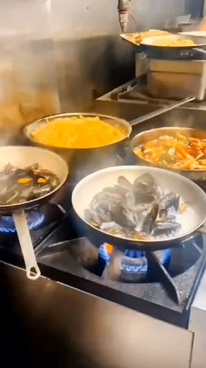 Very busy dinner service in The Craic Clover kitchen tonight. Our crew is absolutely crushing it behind the scenes – pumping out plates, sharing laughs, and keeping the Craic rolling all night long. #TheCraicClover #BestCraicInTown #CraicKitchen #ParrySoundEats #IrishPubVibes #KitchenCrew #ServiceRush #DinnerService #SupportLocal #GoodFoodGoodCraic #BehindTheScenes #publife #parrysoundvibe | The Craic Clover