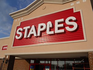 HP, Staples Offer Free Electronics Recycling