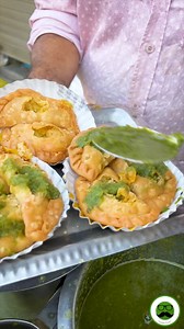 Spicy Jamnagar Ghughra 📍K Lal Jamnagar, Gujarat #veggiepaaji #foodreels #viralreels #reelsindia #streetfood #Gujarat #jamnagar | Veggie Paaji