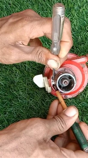 How to open gas regulator lock pin 🤔🤫#shorts #open #gas #regulator #lock #pin #mrfitter ❤️