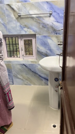 Simple Bathroom Design & Renovation Ideas