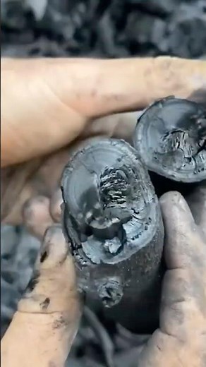 How to Make Charcoal the Primitive Way 🌲🔥 #survival #primitiveplus #bushcraft #diy #nature