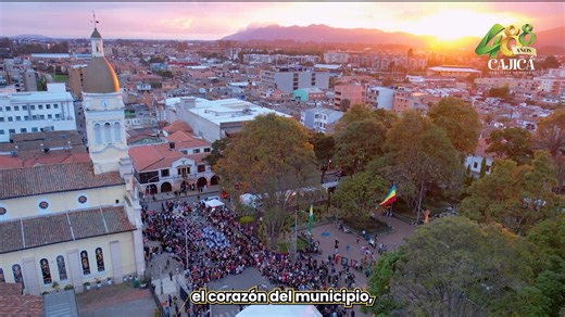 #AniversarioCajicá || 488 años de historia, tradición y progreso 🙌🏼 A lo largo de casi cinco siglos, nuestro municipio ha sido testigo de momentos memorables que nos han convertido en lo que somos hoy: un lugar lleno de calor humano, espíritu comunitario y una belleza única que enamora a quienes vivimos acá y a nuestros turistas. 👏🏼 Han sido 488 años en los que la "Fortaleza de Piedra" ha progresado, con infraestructura, estrategias medio ambientales, hitos culturales, deportivos y miles de 