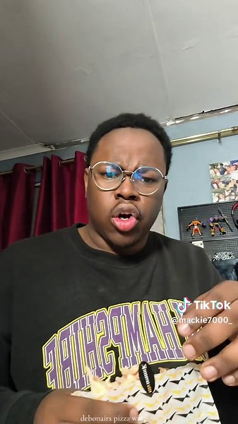 Debonairs Pizza Wrap Review by Mackiietv