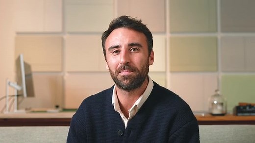 Ringo - The Water Bottle That Magnetically Holds Your Phone