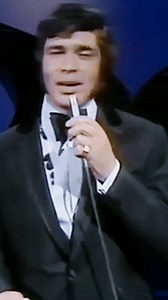 " You'll Never Walk Alone " // Engelbert Humperdinck // #highlightseveryone #StarsEverywhere #throwback #musiclovers #followme #engelberthumperdinck | RR Classics 60's/70's/80's