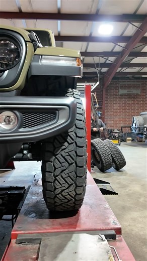 37’s and No Lift on a 2025 Jeep Wrangler Rubicon