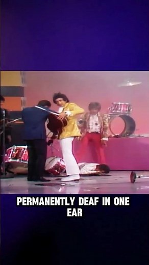 Keith Moon blows up his drum set at the end of The Who show, 1967 #thewho #rock