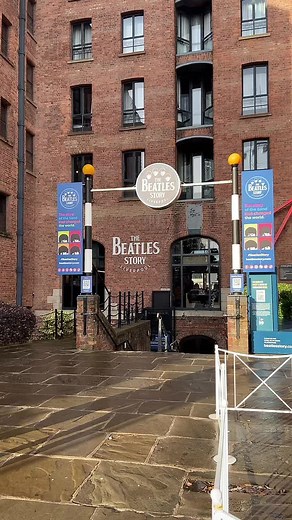 low key obsessed with this filter #beatlesstory #beatlesmuseum #thebeatles #animefilter