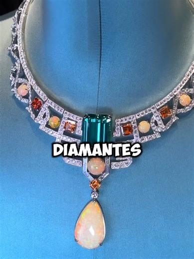 Cristiano Ronaldo y el collar de diamantes: ¡Impresionante!