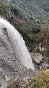 El pantano de Sau, a rebosar tras las fuertes lluvias