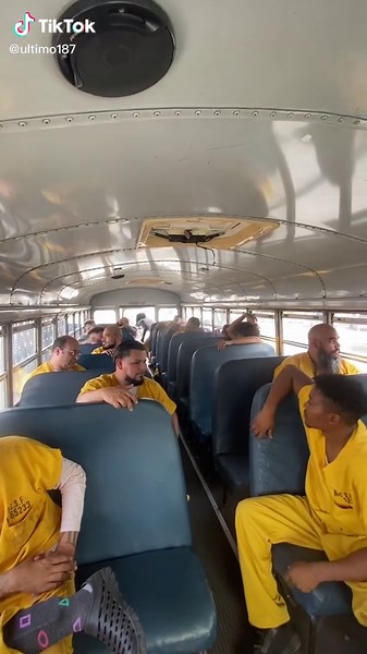 Prisoners break out of bus when they find out it’s open in the back!! #prison #prisonbreak #prisonbus #prisontiktok #convict #criminals_warriors #jail