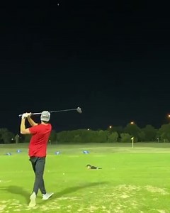 When baseball players go to the driving range 😂 via: GM__Golf | Baseballer