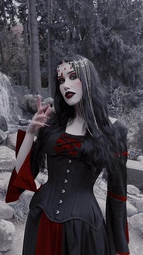 Embrace the Dark: Gothic Vampire Queen Fashion