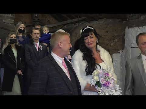 Romantic elopement wedding in Gretna Green at The Famous Blacksmiths Scotland