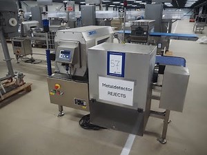 2023-57: Lock Inspection Systems Ltd metal detector with rejector